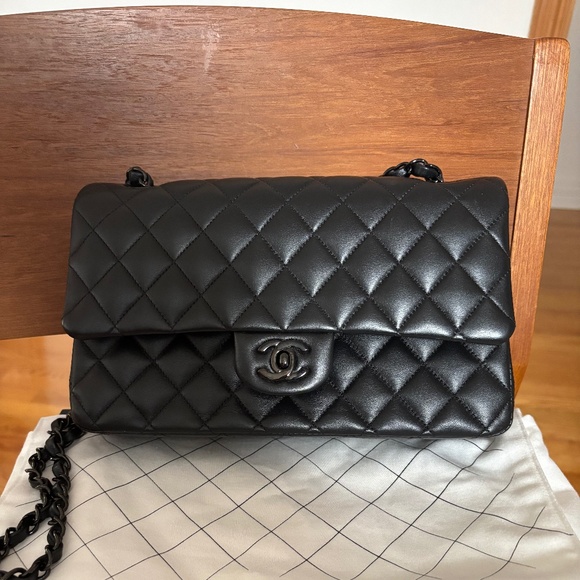 Chanel Bag - Picture 1 of 7